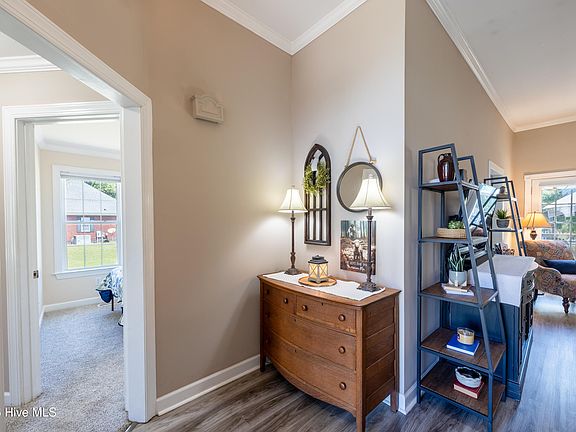 4th image of 112 Carlyle Circle