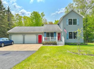 938 Woodview Dr, Harbor Springs, MI 49740