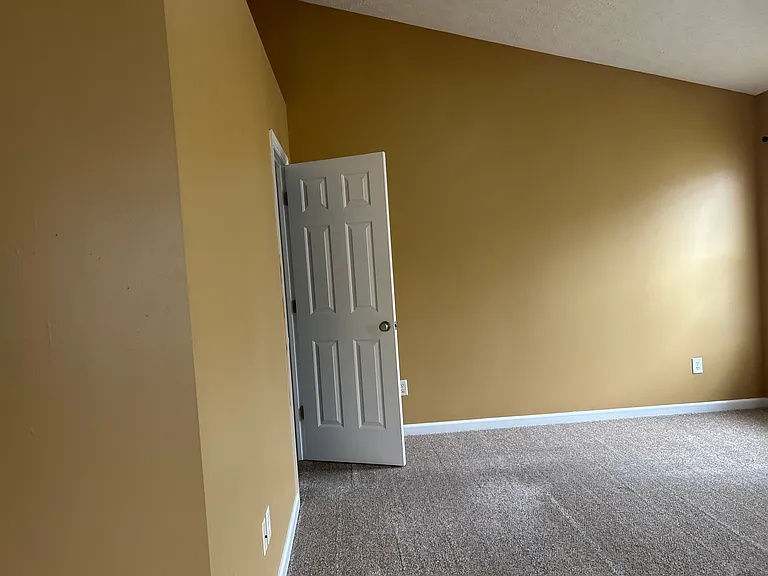 1040 Gleason Dr — Photo 12
