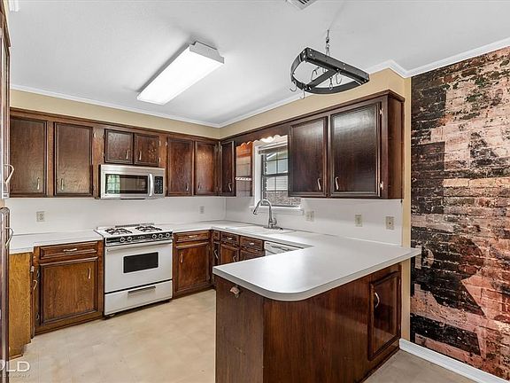 2nd image of 3720 Shadow Bend Dr