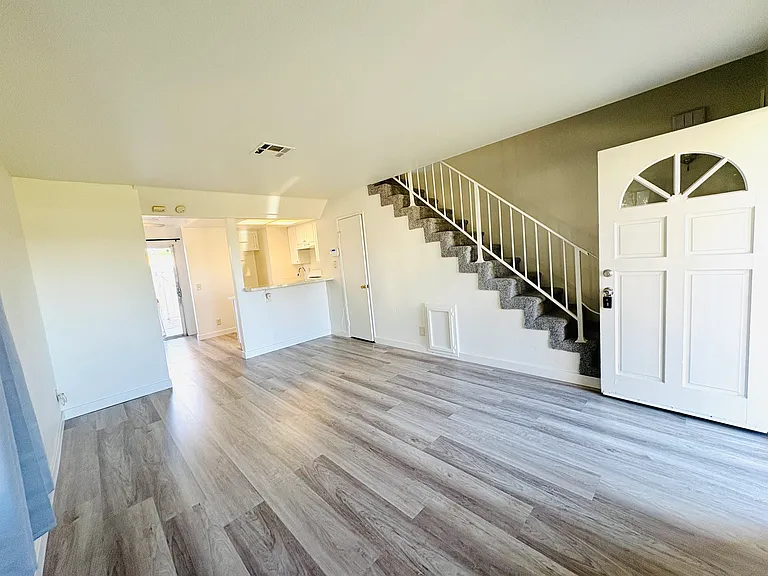 1250 W Linden St #1 — Photo 3
