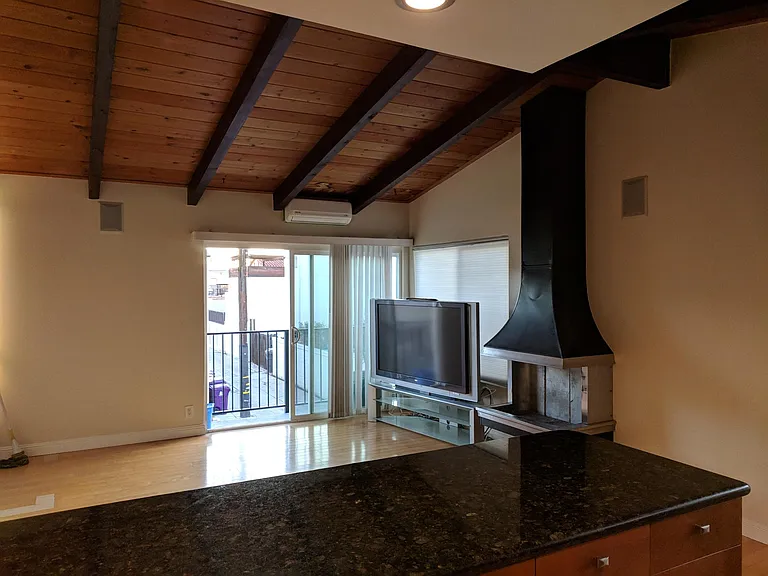 141 Corona Ave — Photo 7