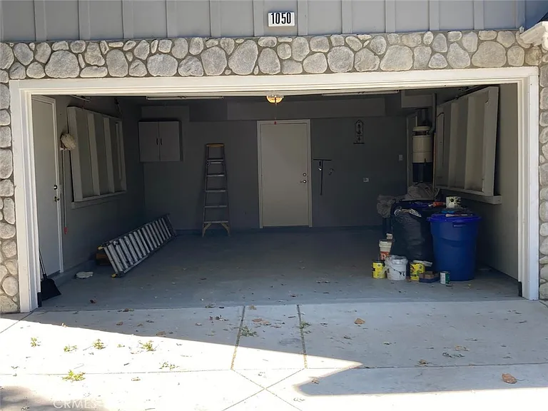 1050 Carousel Rd — Photo 3