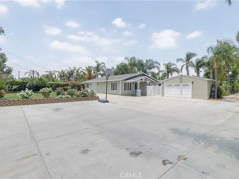 10249 Jurupa Rd — Photo 20