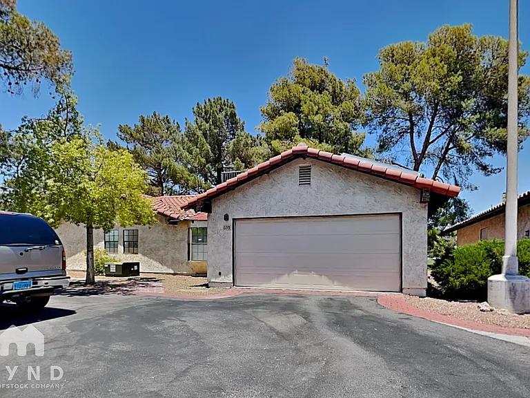 609 Spyglass Ln — Photo 24