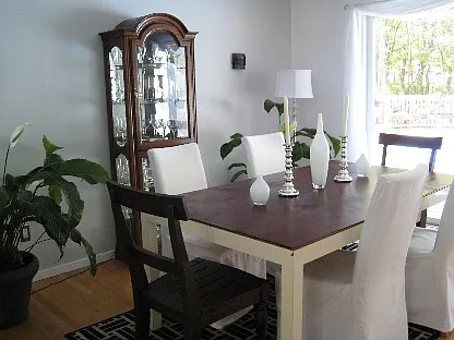 Light Filled Spacious Contemporary Close to Village and Beaches — Photo 4