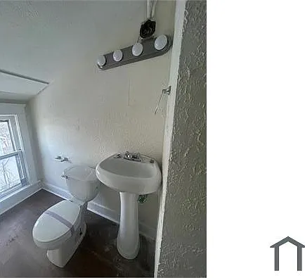 1231 W 5th St — Photo 6