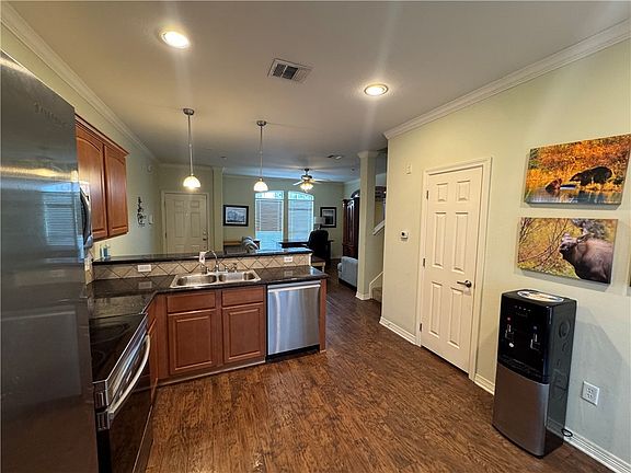 4th image of 305 Holleman Dr E APT 1703