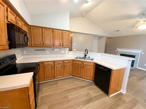 4th image of 3803 Payne Rd