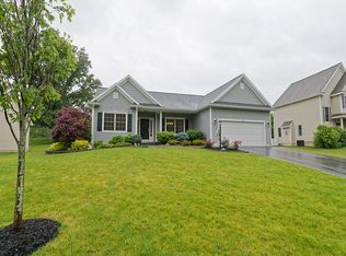 125 Fieldstone Dr, Schenectady, NY 12304