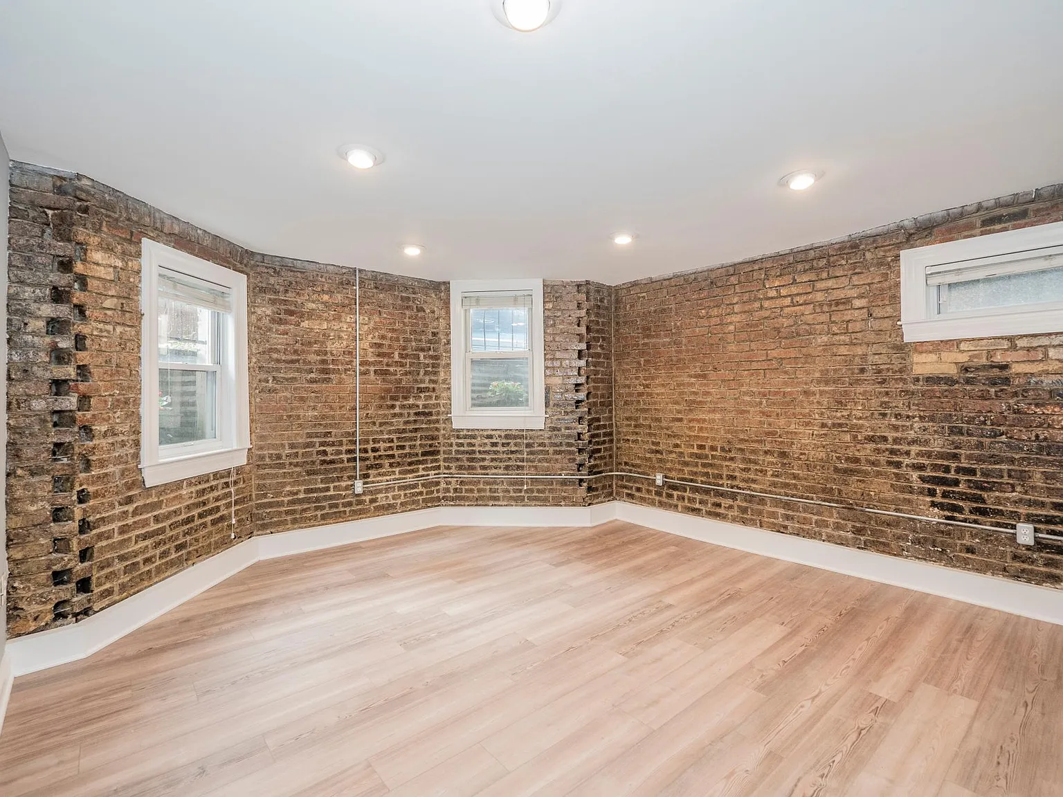 1421 Columbia Rd NW — Photo 1