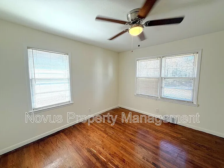 100 W Greenwood Dr — Photo 12