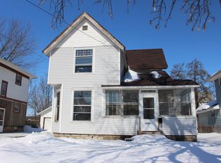 1205 W 3rd St, Dixon, IL 61021