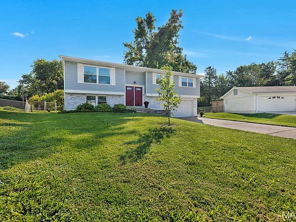 5th image of 400 Coventry Ln