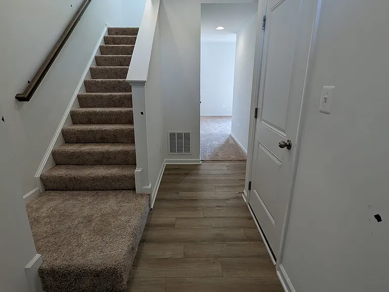 241 Hillsdale Pl — Photo 3