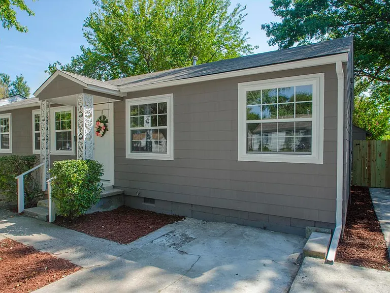 7122 E Latimer Pl — Photo 2