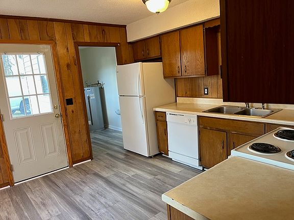 5th image of 1127 Leaf Ave