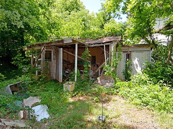 3rd image of 201 Blue Ridge St #1-2