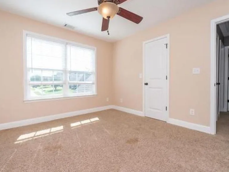 115 Verandah Ct — Photo 15