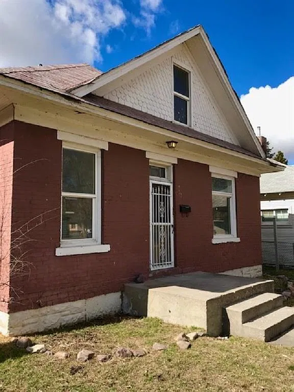331 - 331 1/2 S Grant — Photo 2