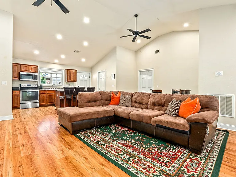 807 W Longleaf Dr #15 — Photo 6
