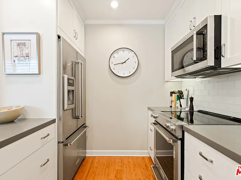 1525 N Hayworth Ave #206 — Photo 7
