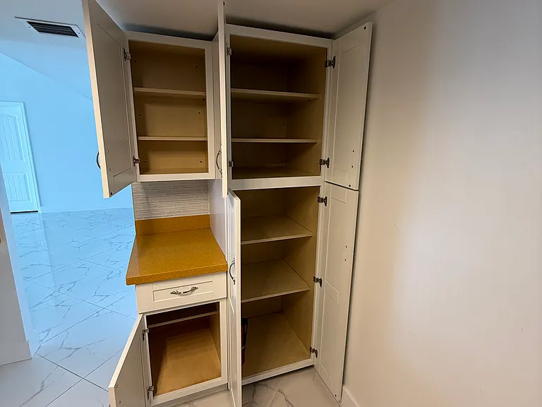 Large pantry & cabinet space in KITCHEN
