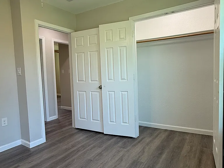 1817 Crescent St — Photo 23