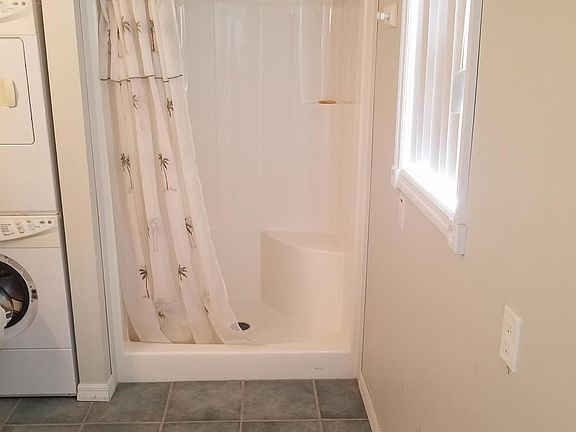 4th image of 2751 Frontier Dr #129