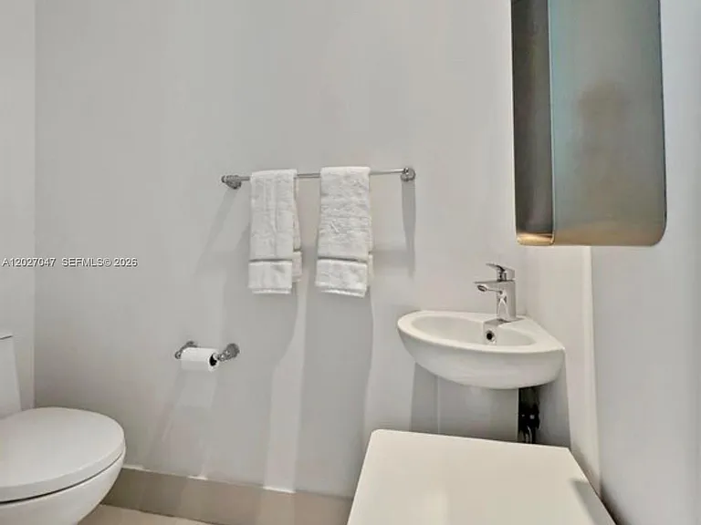 501 NE 31st St #1804 — Photo 16