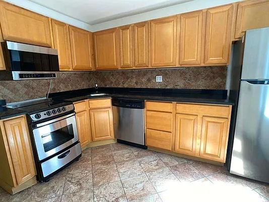 Rented by Tourma Realty LLC | media 17