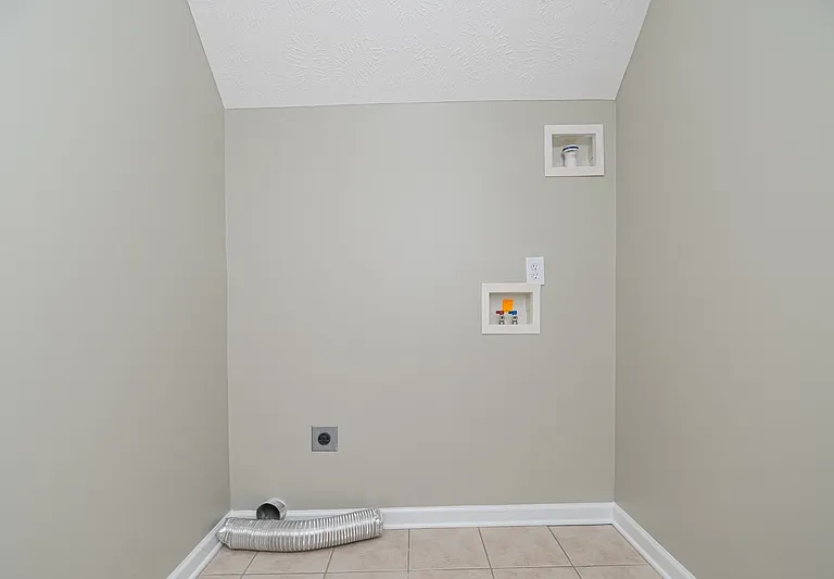 3401 Connection Dr — Photo 19