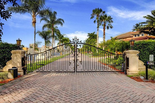 Gated Street