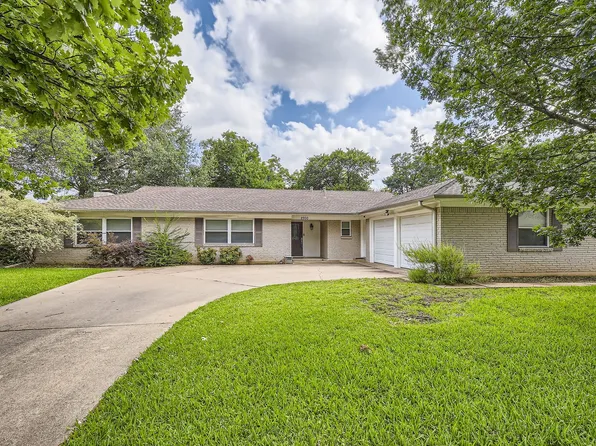 2700 Blackwood Dr, Arlington, TX 76013