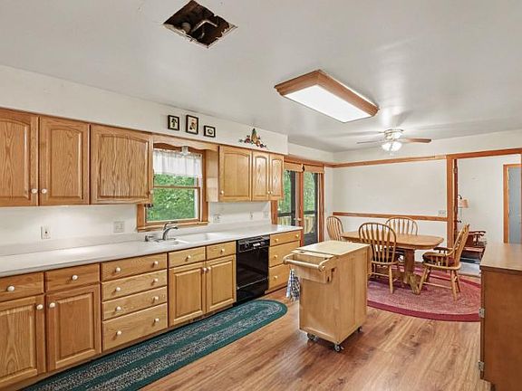 5th image of 9451 Crescent Beach Rd