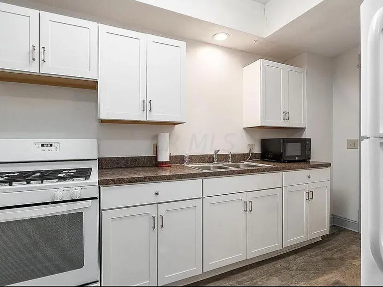 130 E Duncan St — Photo 2