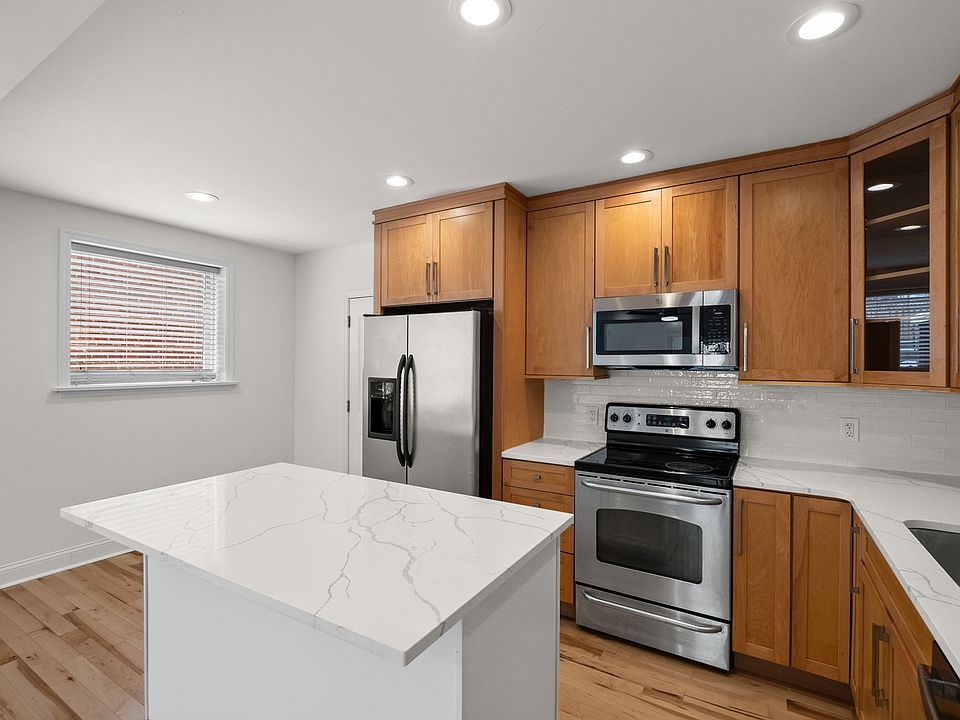 1st image of 7517 Oxford Dr APT 1B