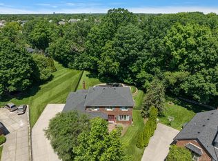 6727 Smith Ct, Troy, MI 48098