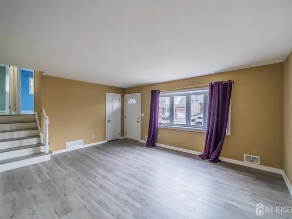 3 Buchanan St, Carteret, NJ 07008