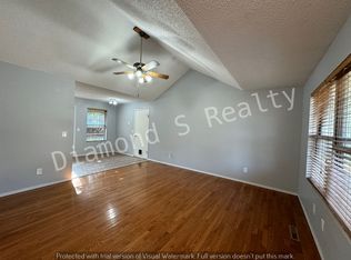 5616 S Michigan Ave, Springfield, MO 65810