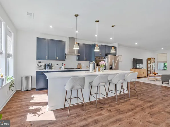 45928 Swallow Ter, Sterling, VA 20165