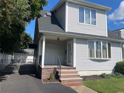 18 Lawnview Avenue, Hicksville, NY, 11801