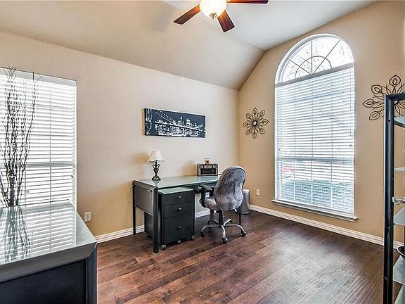 3rd image of 5645 Overland Dr