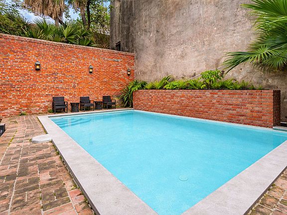 2nd image of 508 Chartres St #Id1272334p