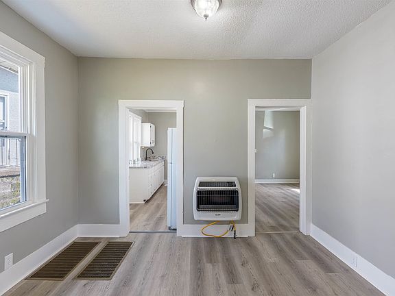 5th image of 746 Meridian St