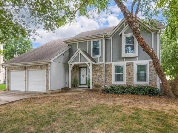 918 E Oakview St, Olathe, KS 66061