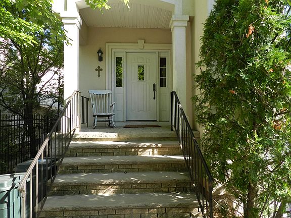2nd image of 66 Lerer Ln #1