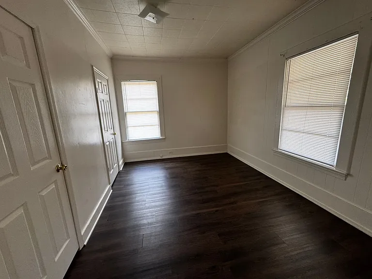 833 Kings Rd — Photo 14