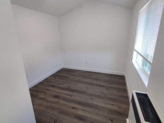 5th image of 425 25th St #5