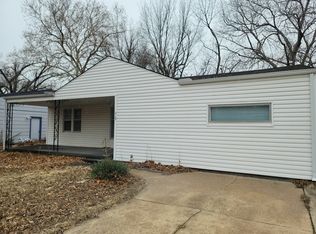 2325 S Volutsia Ave, Wichita, KS 67211